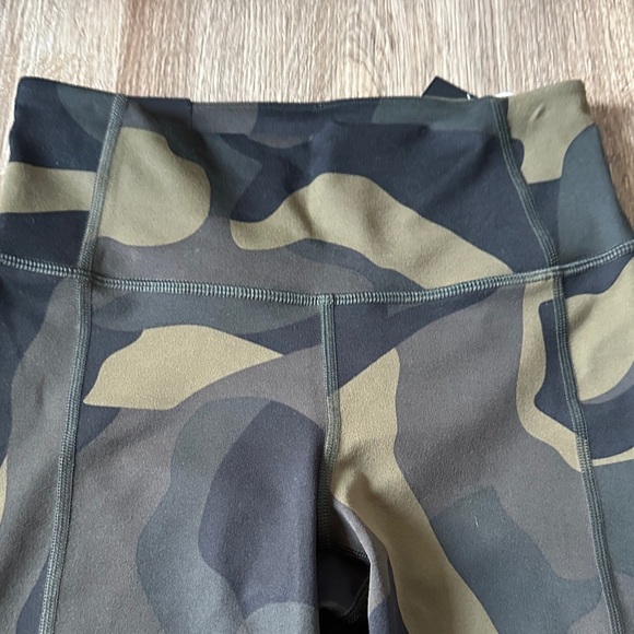 Under Armour Camouflage Leggings - Black and Green - Picture 2 of 9